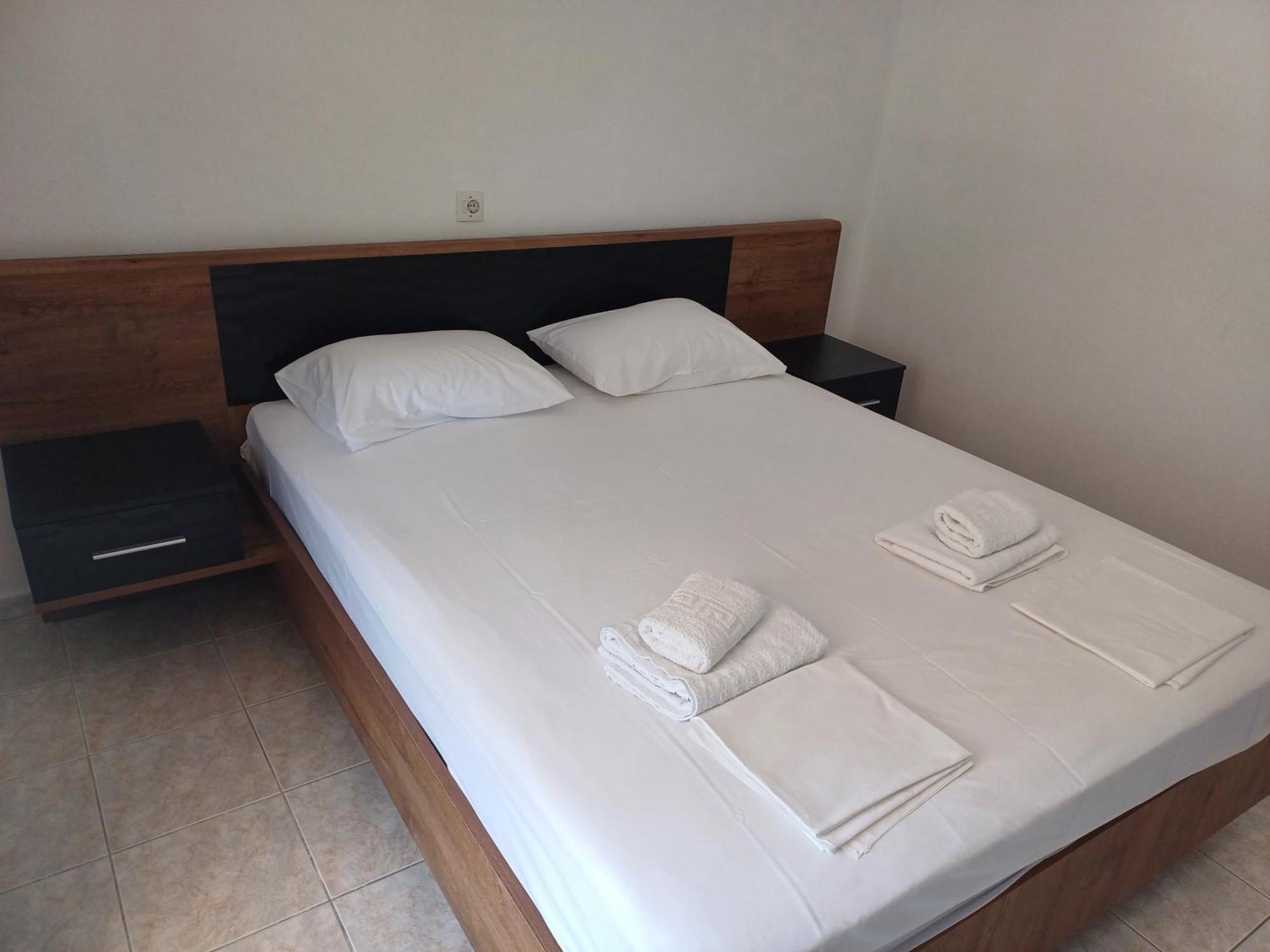 Μαρου Rooms Olympiakí Aktí 外观 照片