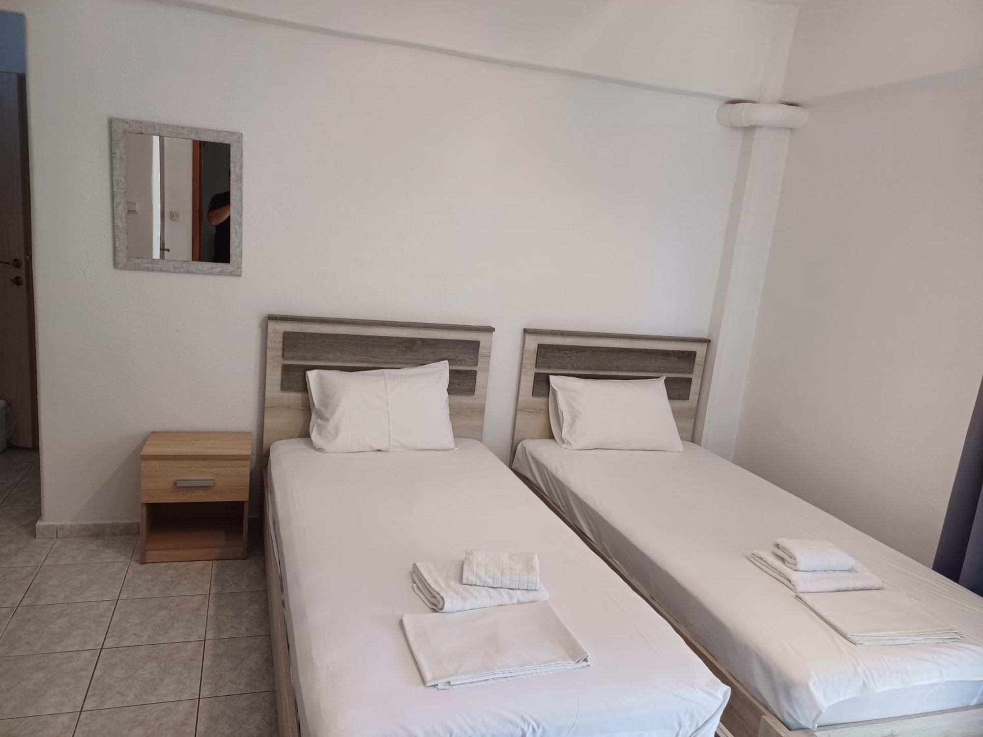 Μαρου Rooms Olympiakí Aktí 外观 照片